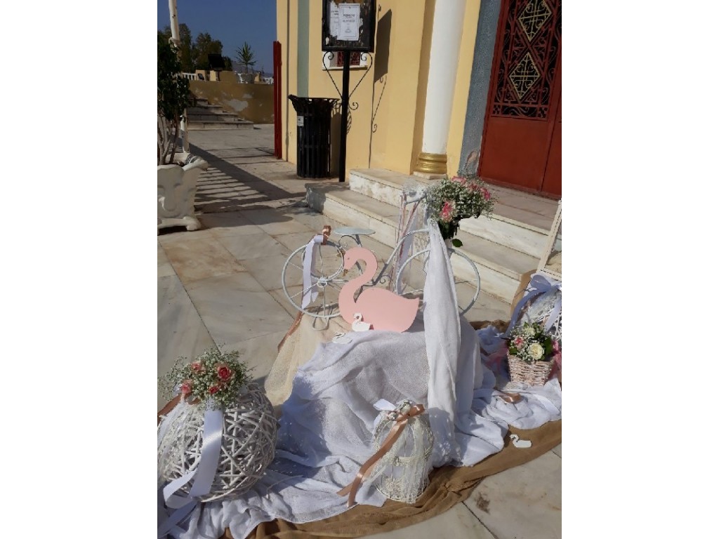 Στολισμός βάπτισης με θέμα τον κύκνο