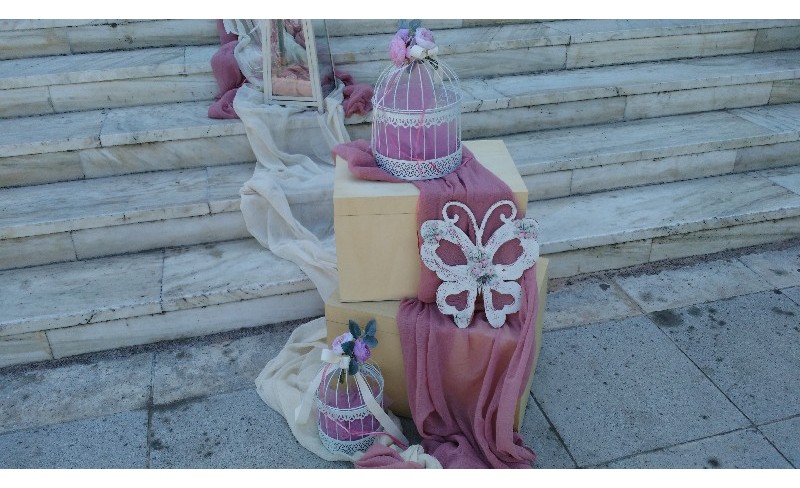 Στολισμός βάπτισης vintage με πεταλούδες